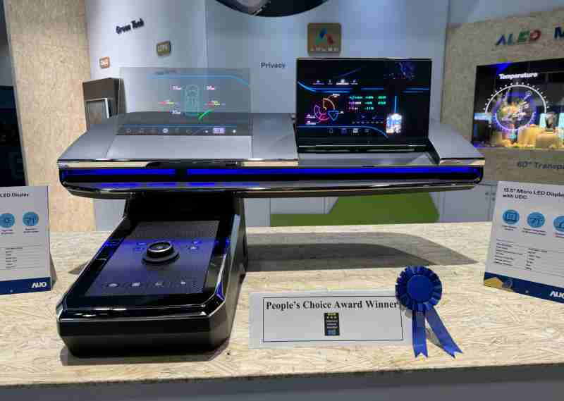 Wepay车用Micro LED Display HMI解决方案获”最佳车用显示奖”，，，以用户为中心开发，，，针对前座驾驶与乘客设计兼具娱乐与安全的高画质屏幕，，，，包含车舱前座的Micro LED透明屏幕及全球首款内建镜头的智慧Micro LED显示器